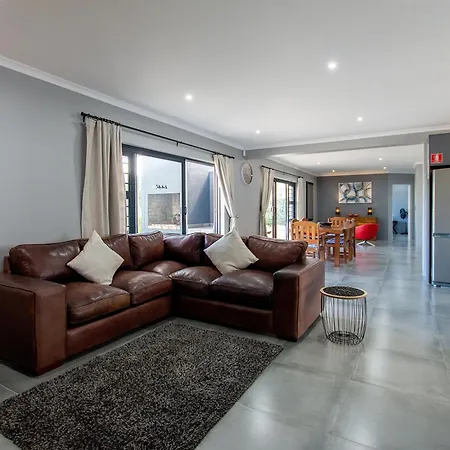 Leisure On Sleigh Langebaan - Direct Golf Course Access & Hot Tub Villa Exterior photo