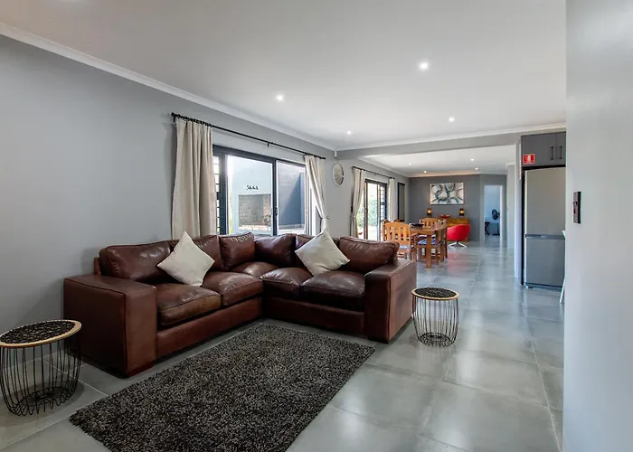 Leisure On Sleigh Langebaan - Direct Golf Course Access & Hot Tub